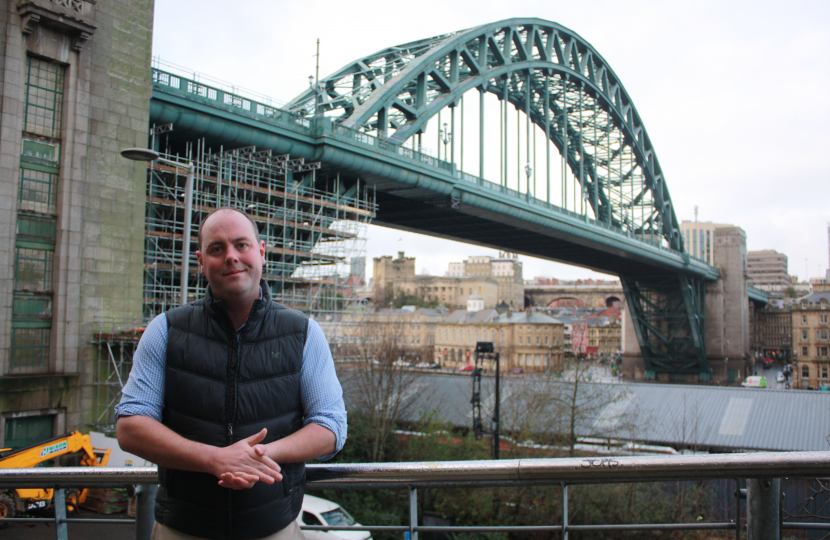 Guy in front of Tyne Bridge works